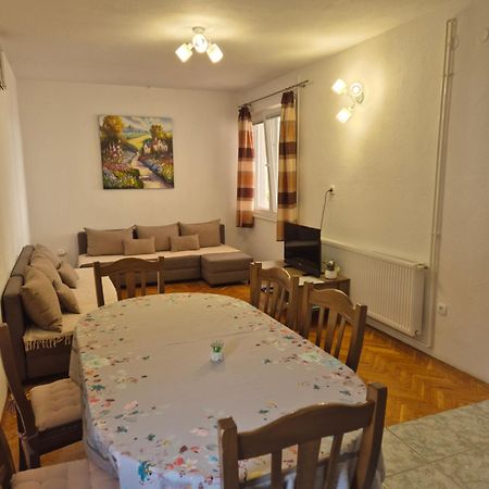 Apartments Veni Up Starigrad Paklenica Exterior photo