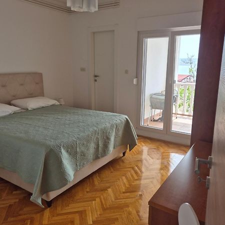 Apartments Veni Up Starigrad Paklenica Exterior photo