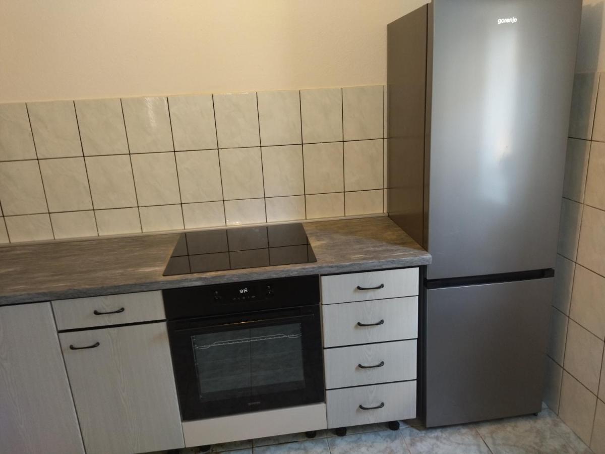 Apartments Veni Up Starigrad Paklenica Exterior photo