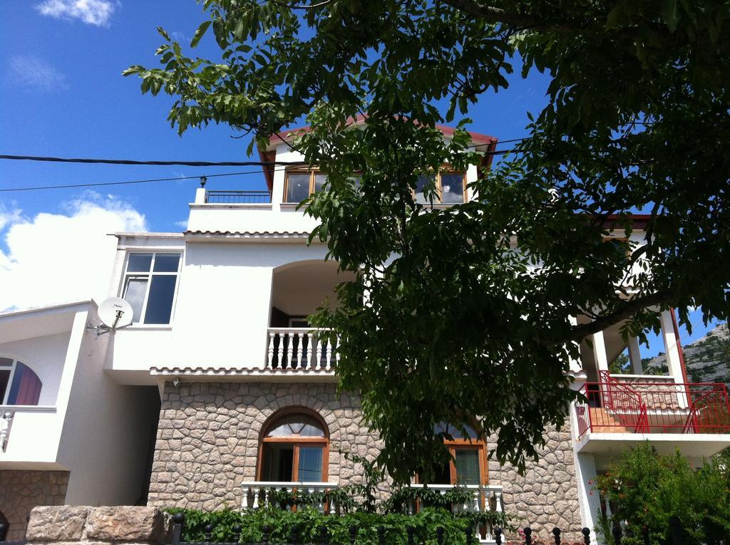 Apartments Veni Up Starigrad Paklenica Exterior photo