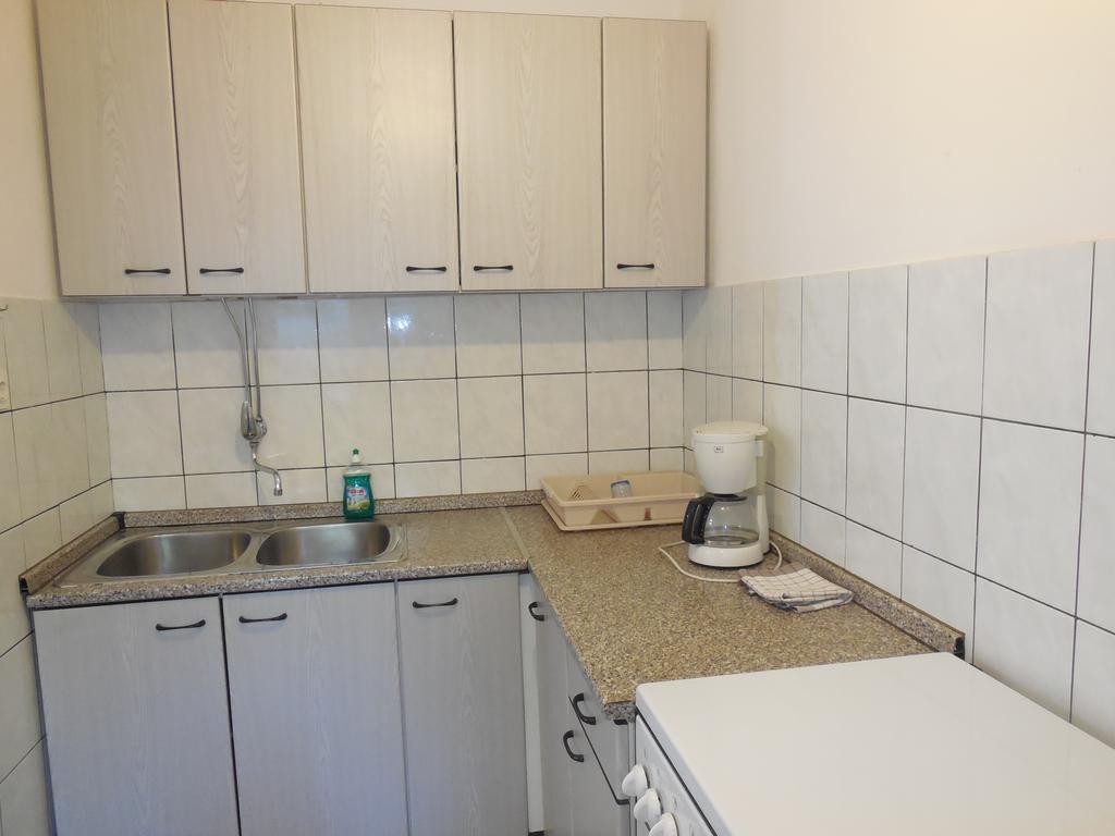 Apartments Veni Up Starigrad Paklenica Exterior photo