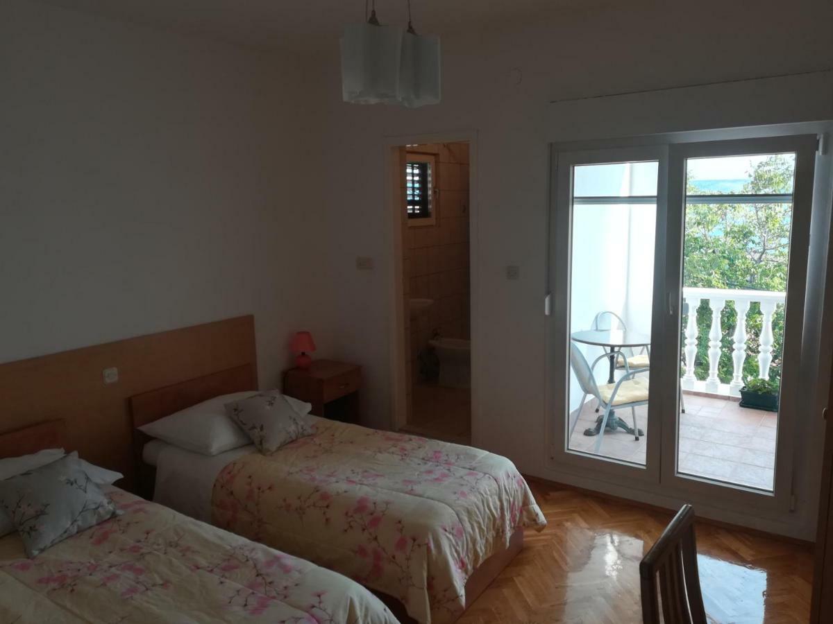 Apartments Veni Up Starigrad Paklenica Exterior photo